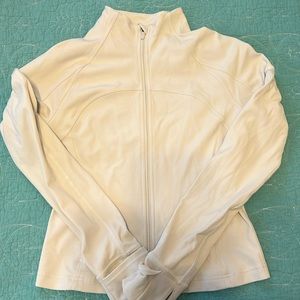 Lululemon Cropped Define Me in Bone